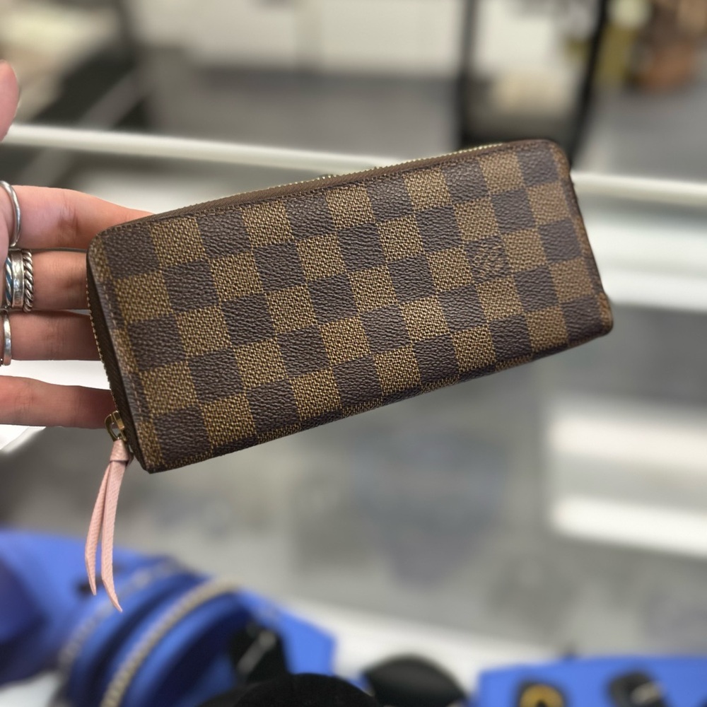 NWOT Louis Vuitton Clemence wallet damier - Rose